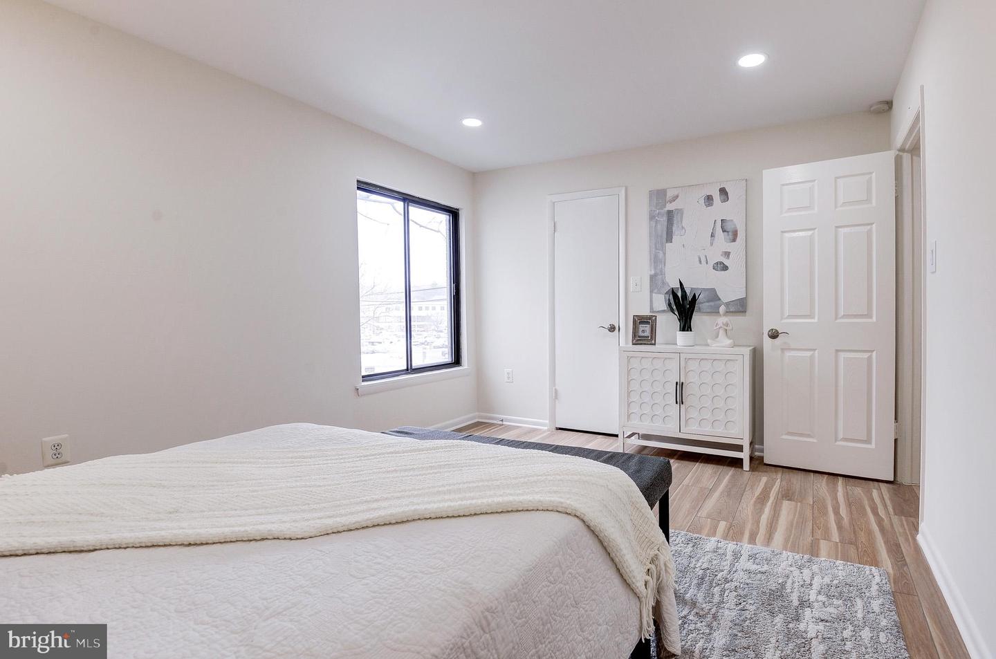 7613 ROUTE 29 #201, FALLS CHURCH, Virginia 22042, 2 Bedrooms Bedrooms, ,1 BathroomBathrooms,Residential,For sale,7613 ROUTE 29 #201,VAFX2291628 MLS # VAFX2291628