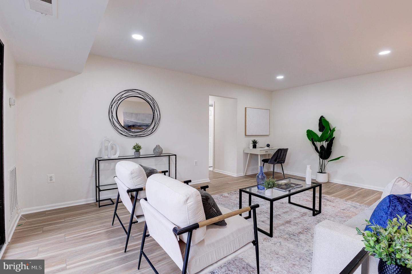 7613 ROUTE 29 #201, FALLS CHURCH, Virginia 22042, 2 Bedrooms Bedrooms, ,1 BathroomBathrooms,Residential,For sale,7613 ROUTE 29 #201,VAFX2291628 MLS # VAFX2291628