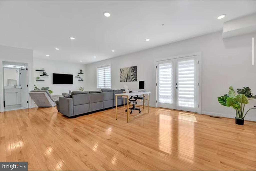 1416 22ND SE #2, WASHINGTON, District Of Columbia 20020, 2 Bedrooms Bedrooms, ,2 BathroomsBathrooms,Residential,For sale,1416 22ND SE #2,DCDC2246780 MLS # DCDC2246780