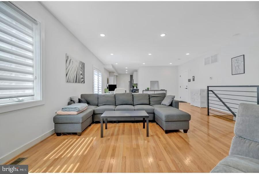 1416 22ND SE #2, WASHINGTON, District Of Columbia 20020, 2 Bedrooms Bedrooms, ,2 BathroomsBathrooms,Residential,For sale,1416 22ND SE #2,DCDC2246780 MLS # DCDC2246780