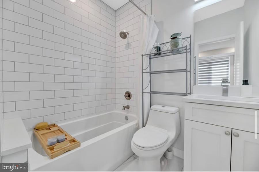 1416 22ND SE #2, WASHINGTON, District Of Columbia 20020, 2 Bedrooms Bedrooms, ,2 BathroomsBathrooms,Residential,For sale,1416 22ND SE #2,DCDC2246780 MLS # DCDC2246780