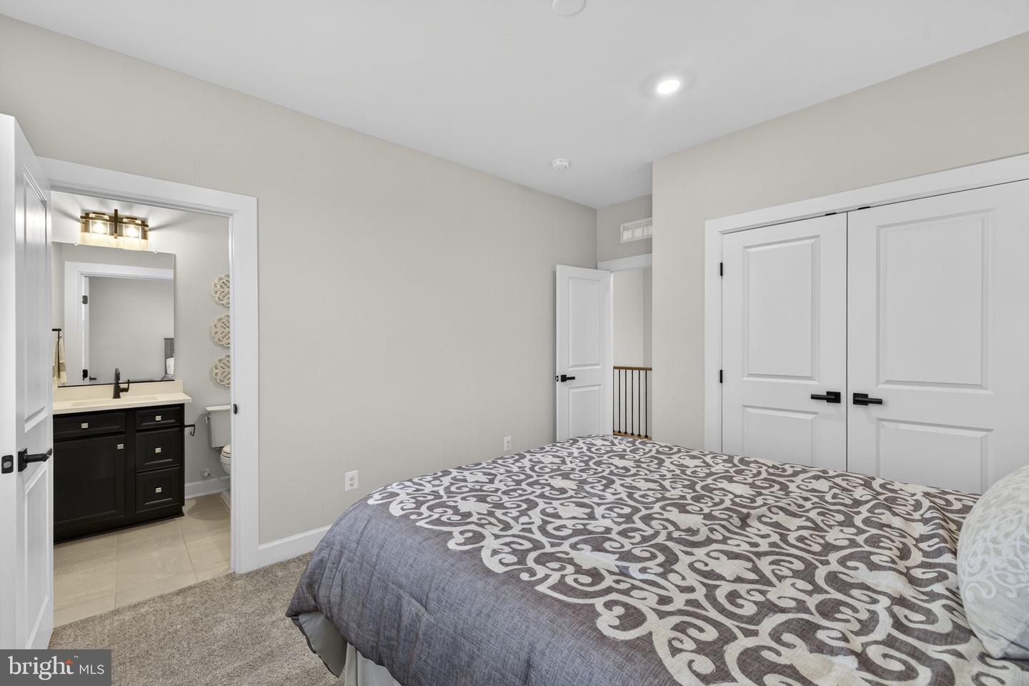 41249 BLOOMFIELD HILLS CT, ALDIE, Virginia 20105, 5 Bedrooms Bedrooms, ,4 BathroomsBathrooms,Residential,For sale,41249 BLOOMFIELD HILLS CT,VALO2116230 MLS # VALO2116230