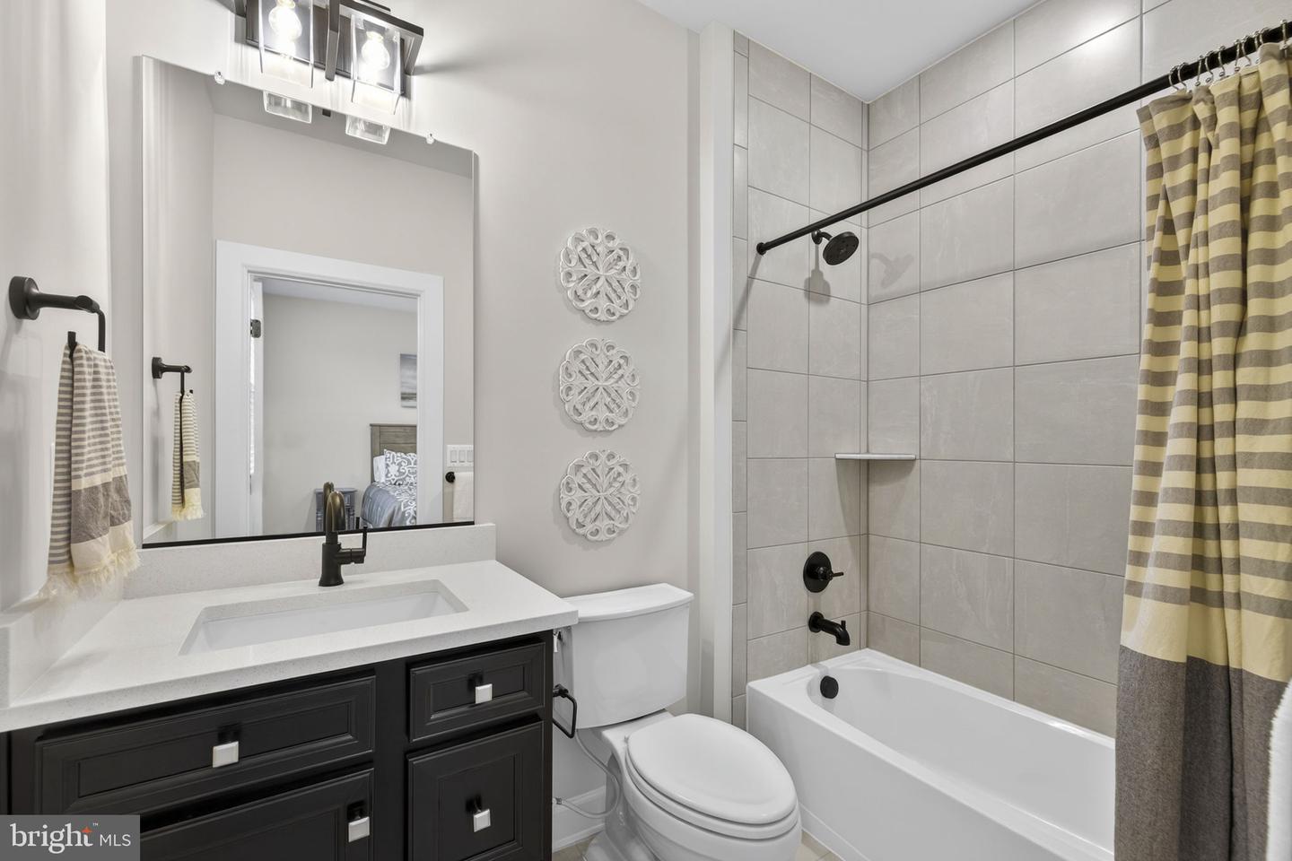 41249 BLOOMFIELD HILLS CT, ALDIE, Virginia 20105, 5 Bedrooms Bedrooms, ,4 BathroomsBathrooms,Residential,For sale,41249 BLOOMFIELD HILLS CT,VALO2116230 MLS # VALO2116230