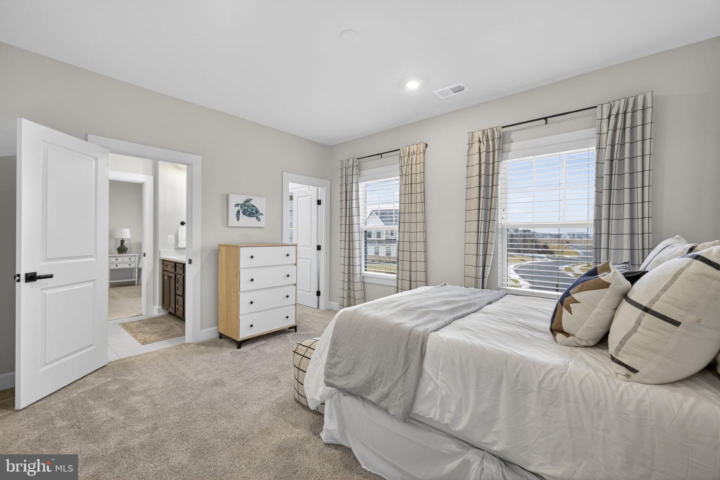 41249 BLOOMFIELD HILLS CT, ALDIE, Virginia 20105, 5 Bedrooms Bedrooms, ,4 BathroomsBathrooms,Residential,For sale,41249 BLOOMFIELD HILLS CT,VALO2116230 MLS # VALO2116230