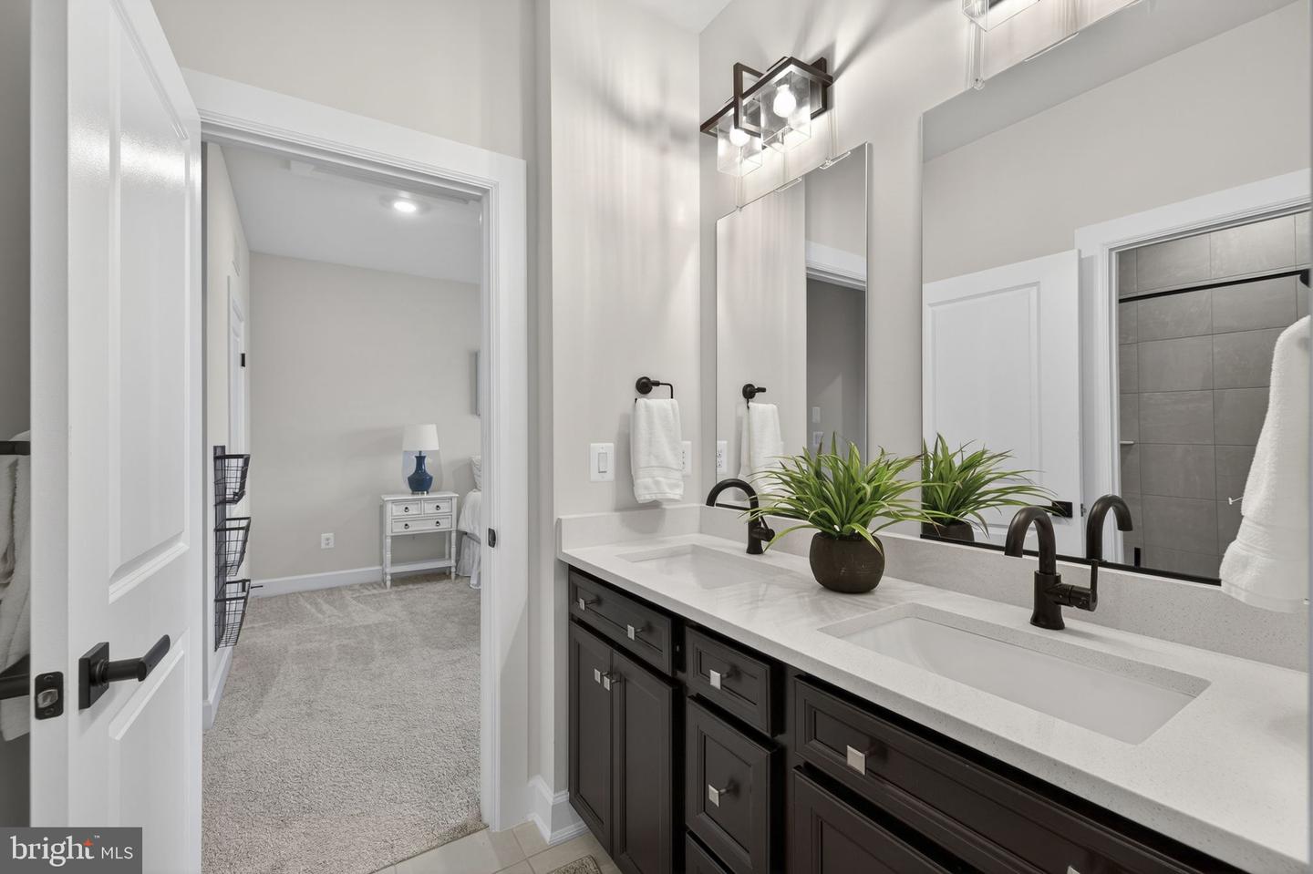 41249 BLOOMFIELD HILLS CT, ALDIE, Virginia 20105, 5 Bedrooms Bedrooms, ,4 BathroomsBathrooms,Residential,For sale,41249 BLOOMFIELD HILLS CT,VALO2116230 MLS # VALO2116230