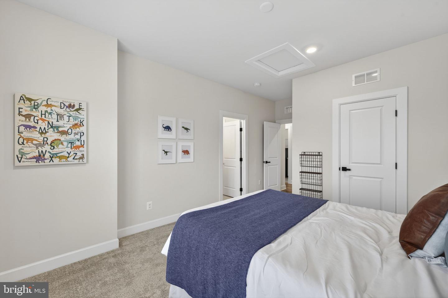 41249 BLOOMFIELD HILLS CT, ALDIE, Virginia 20105, 5 Bedrooms Bedrooms, ,4 BathroomsBathrooms,Residential,For sale,41249 BLOOMFIELD HILLS CT,VALO2116230 MLS # VALO2116230