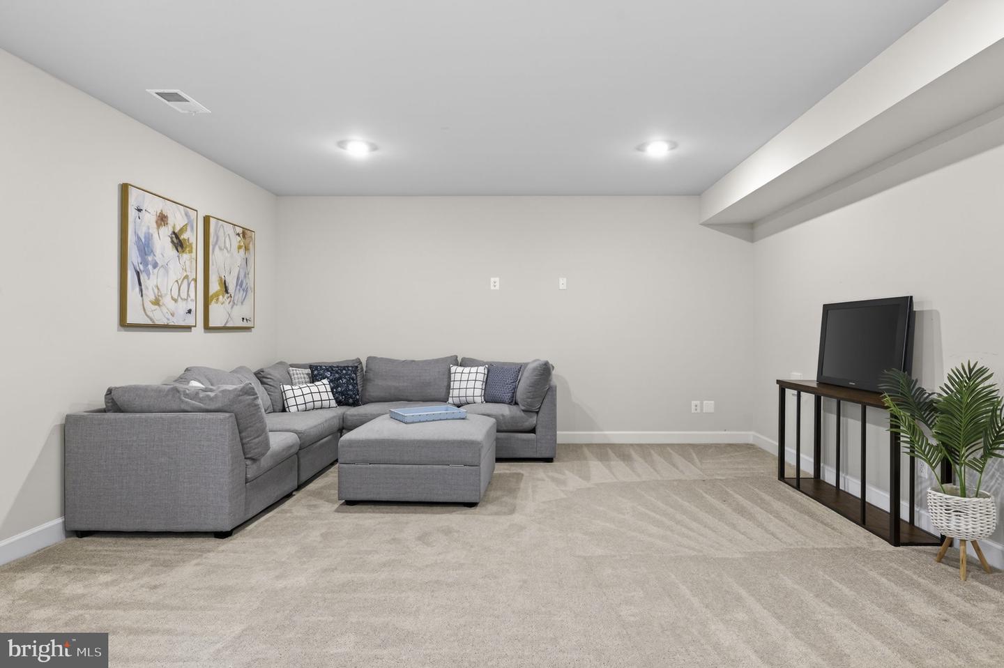 41249 BLOOMFIELD HILLS CT, ALDIE, Virginia 20105, 5 Bedrooms Bedrooms, ,4 BathroomsBathrooms,Residential,For sale,41249 BLOOMFIELD HILLS CT,VALO2116230 MLS # VALO2116230