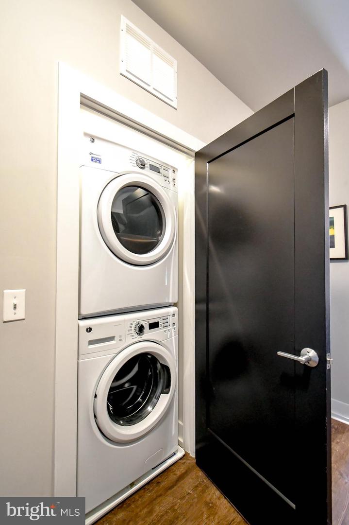 1800 MOUNT VERNON AVE #306, ALEXANDRIA, Virginia 22301, 1 Bedroom Bedrooms, ,1 BathroomBathrooms,Residential,For sale,1800 MOUNT VERNON AVE #306,VAAX2054302 MLS # VAAX2054302