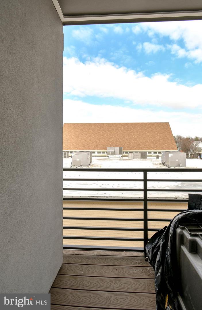 1800 MOUNT VERNON AVE #306, ALEXANDRIA, Virginia 22301, 1 Bedroom Bedrooms, ,1 BathroomBathrooms,Residential,For sale,1800 MOUNT VERNON AVE #306,VAAX2054302 MLS # VAAX2054302