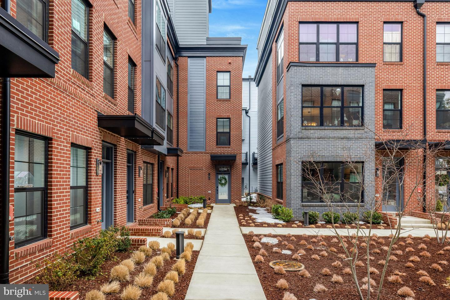 11236 FARADAY PARK DR, RESTON, Virginia 20190, 4 Bedrooms Bedrooms, 13 Rooms Rooms,3 BathroomsBathrooms,Residential,For sale,11236 FARADAY PARK DR,VAFX2291840 MLS # VAFX2291840