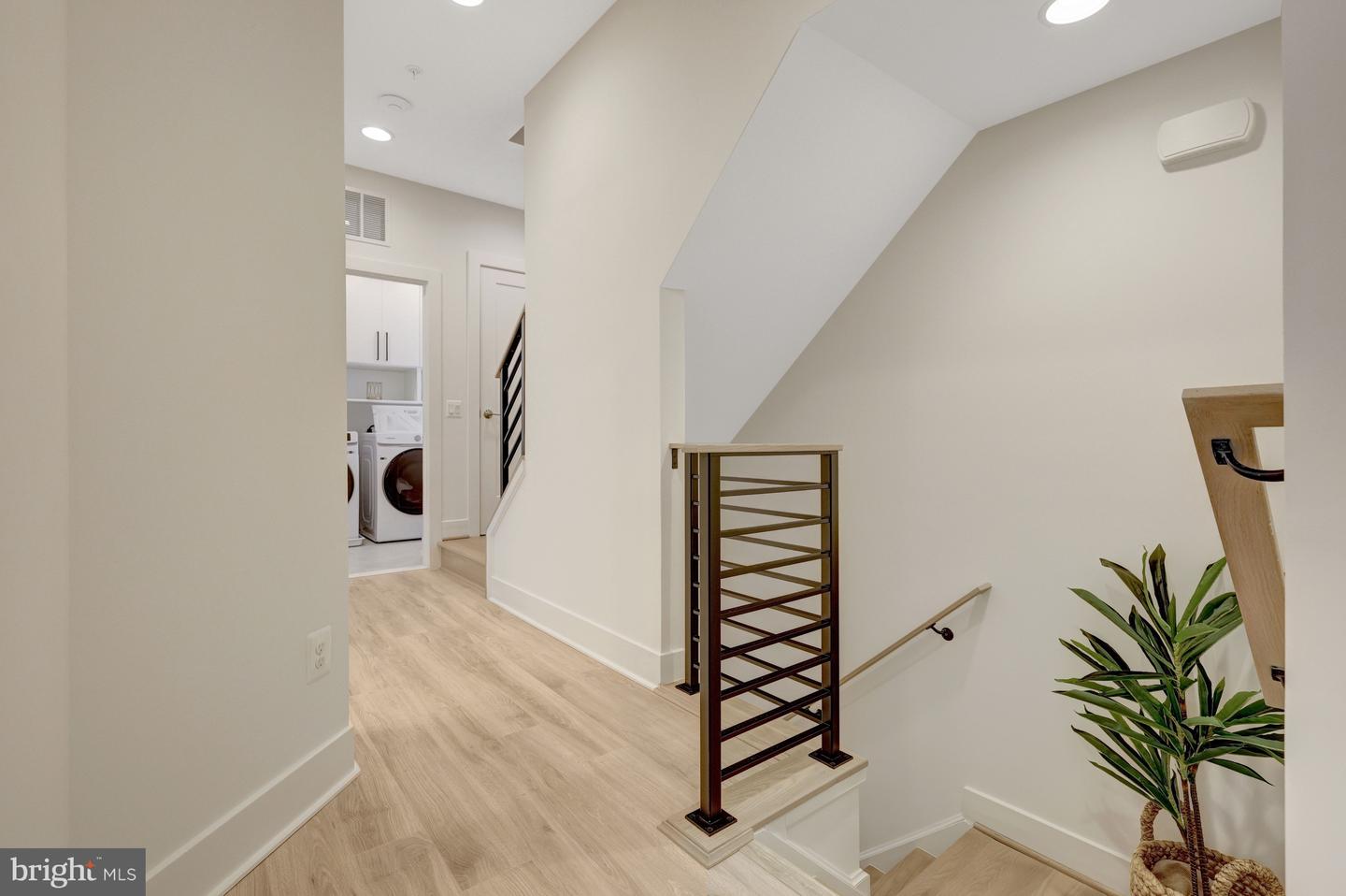 11236 FARADAY PARK DR, RESTON, Virginia 20190, 4 Bedrooms Bedrooms, 13 Rooms Rooms,3 BathroomsBathrooms,Residential,For sale,11236 FARADAY PARK DR,VAFX2291840 MLS # VAFX2291840