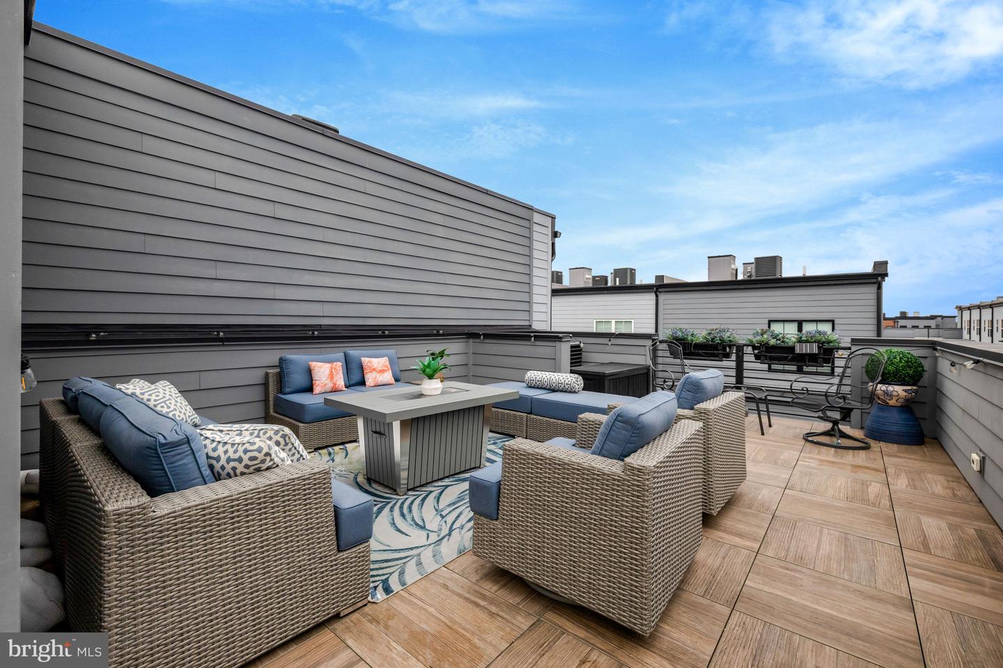 11236 FARADAY PARK DR, RESTON, Virginia 20190, 4 Bedrooms Bedrooms, 13 Rooms Rooms,3 BathroomsBathrooms,Residential,For sale,11236 FARADAY PARK DR,VAFX2291840 MLS # VAFX2291840