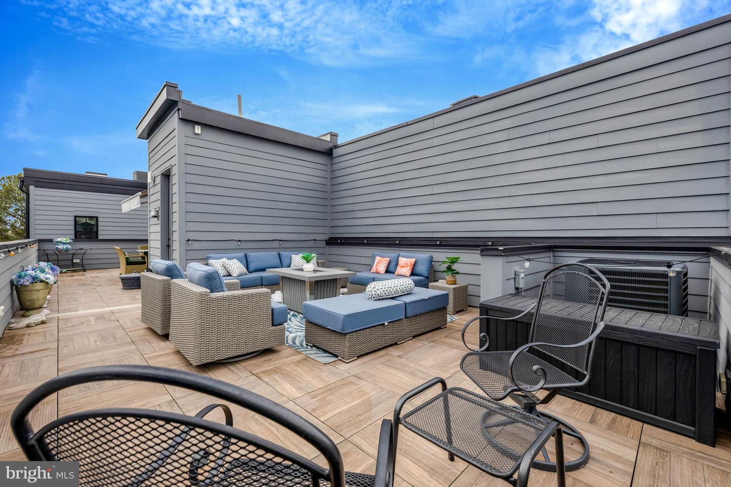 11236 FARADAY PARK DR, RESTON, Virginia 20190, 4 Bedrooms Bedrooms, 13 Rooms Rooms,3 BathroomsBathrooms,Residential,For sale,11236 FARADAY PARK DR,VAFX2291840 MLS # VAFX2291840