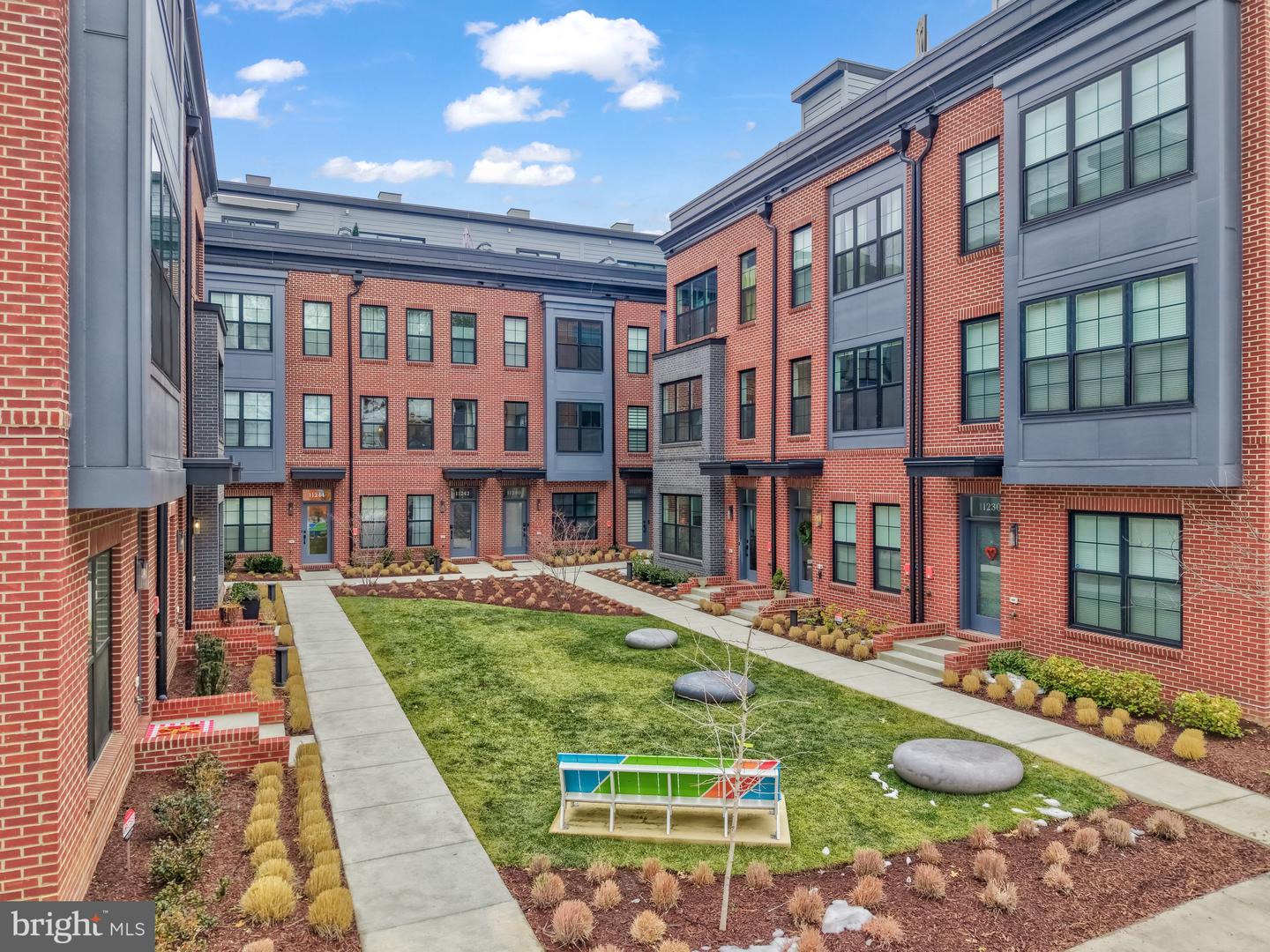 11236 FARADAY PARK DR, RESTON, Virginia 20190, 4 Bedrooms Bedrooms, 13 Rooms Rooms,3 BathroomsBathrooms,Residential,For sale,11236 FARADAY PARK DR,VAFX2291840 MLS # VAFX2291840