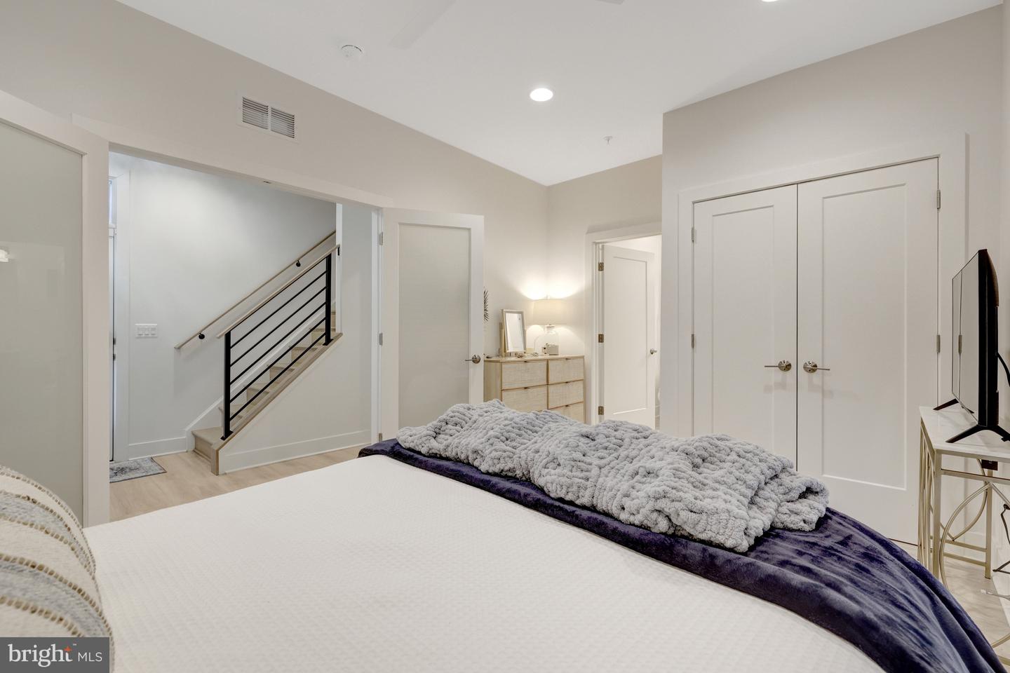 11236 FARADAY PARK DR, RESTON, Virginia 20190, 4 Bedrooms Bedrooms, 13 Rooms Rooms,3 BathroomsBathrooms,Residential,For sale,11236 FARADAY PARK DR,VAFX2291840 MLS # VAFX2291840