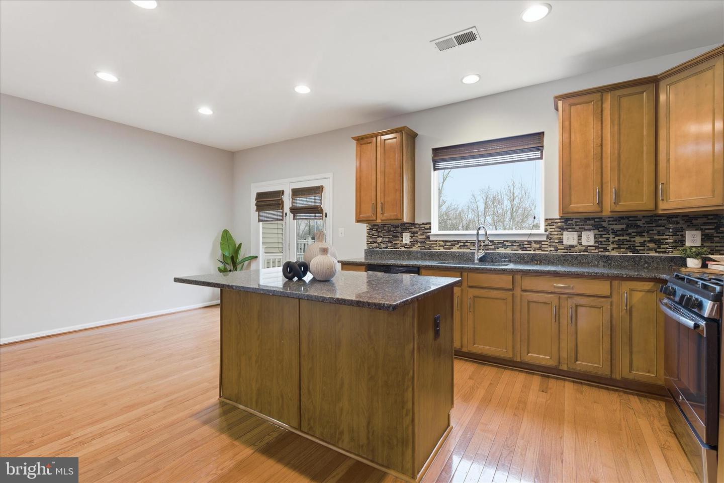 9239 DAWKINS CREST, BRISTOW, Virginia 20136, 4 Bedrooms Bedrooms, 8 Rooms Rooms,3 BathroomsBathrooms,Residential,For sale,9239 DAWKINS CREST,VAPW2112862 MLS # VAPW2112862