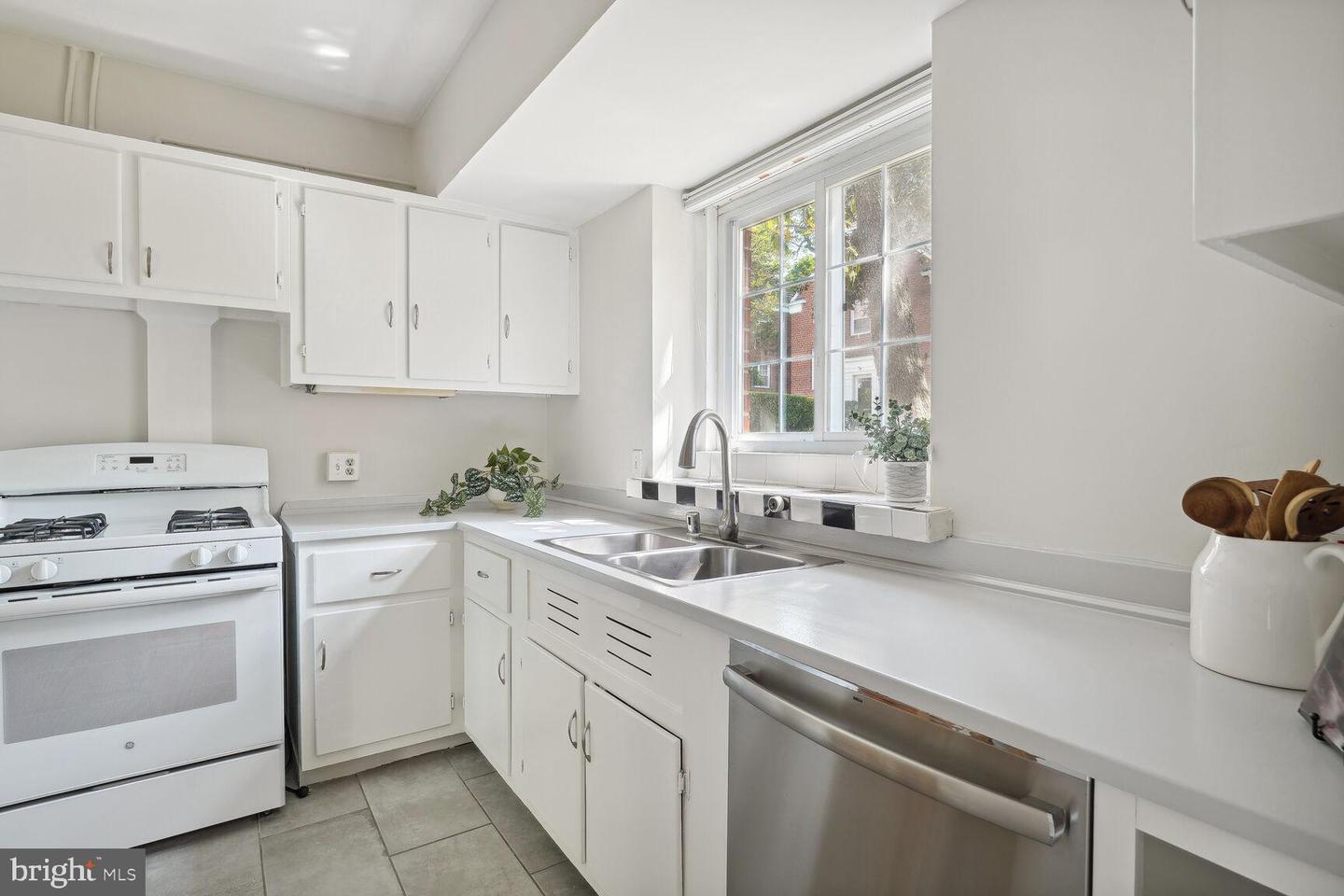 1705 PRESTON RD, ALEXANDRIA, Virginia 22302, 3 Bedrooms Bedrooms, ,1 BathroomBathrooms,Residential,For sale,1705 PRESTON RD,VAAX2054318 MLS # VAAX2054318