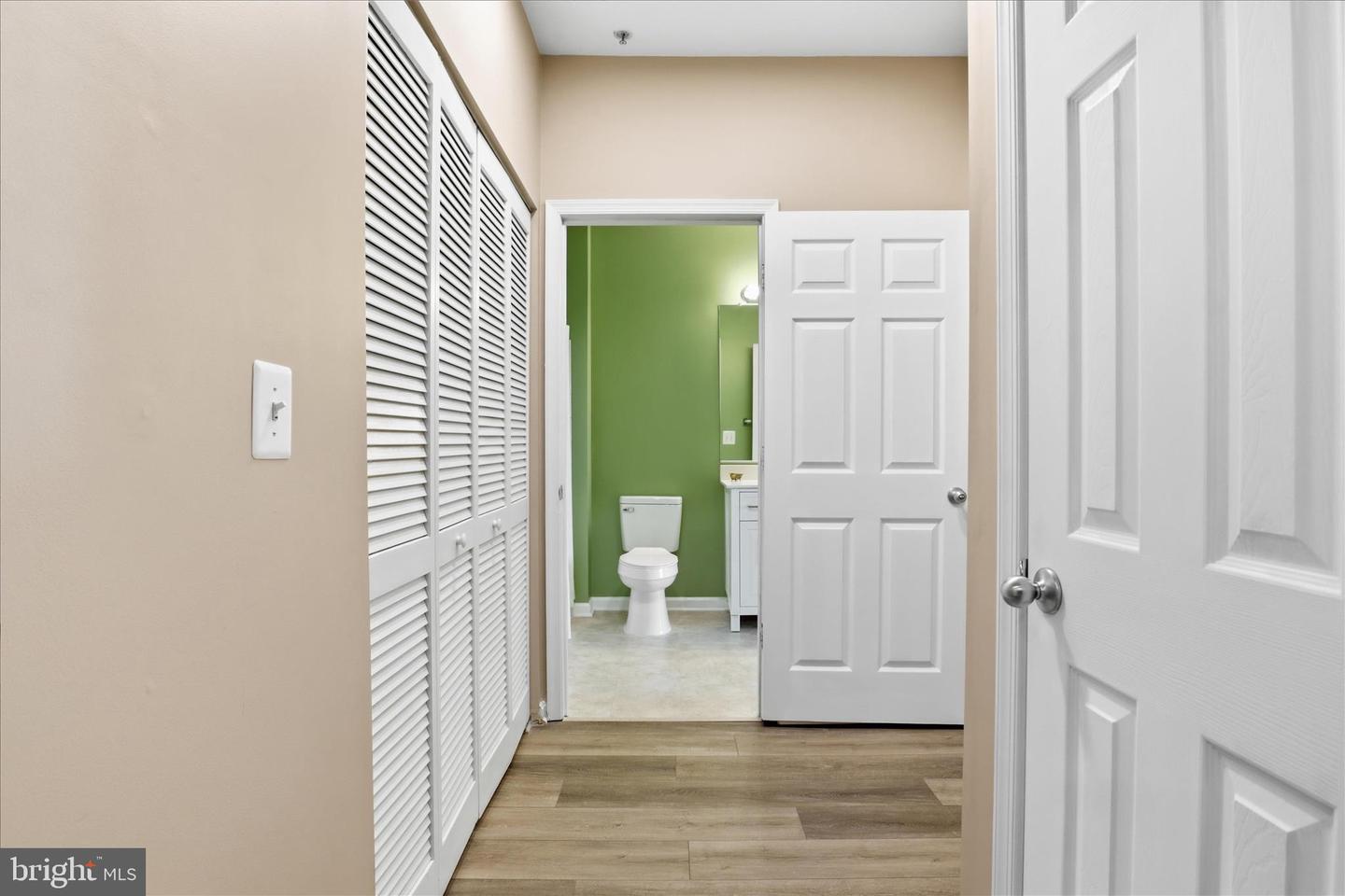 11379 ARISTOTLE DR #10-307, FAIRFAX, Virginia 22030, 2 Bedrooms Bedrooms, ,2 BathroomsBathrooms,Residential,For sale,11379 ARISTOTLE DR #10-307,VAFX2291922 MLS # VAFX2291922