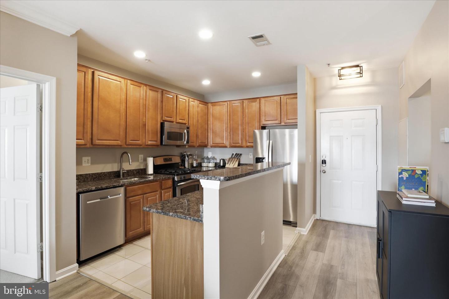 11379 ARISTOTLE DR #10-307, FAIRFAX, Virginia 22030, 2 Bedrooms Bedrooms, ,2 BathroomsBathrooms,Residential,For sale,11379 ARISTOTLE DR #10-307,VAFX2291922 MLS # VAFX2291922