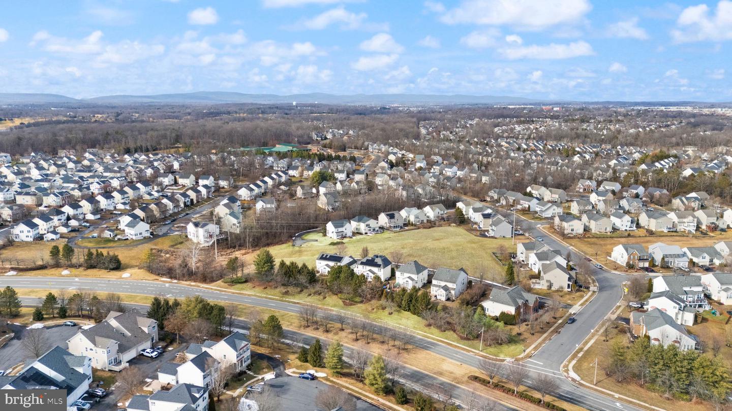 14213 SHARPSHINNED DR, GAINESVILLE, Virginia 20155, 4 Bedrooms Bedrooms, ,2 BathroomsBathrooms,Residential,For sale,14213 SHARPSHINNED DR,VAPW2112900 MLS # VAPW2112900