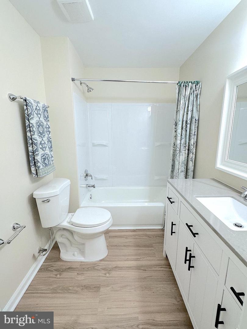 102 GROSVENOR LN #102, STAFFORD, Virginia 22554, 2 Bedrooms Bedrooms, ,2 BathroomsBathrooms,Residential,For sale,102 GROSVENOR LN #102,VAST2046326 MLS # VAST2046326