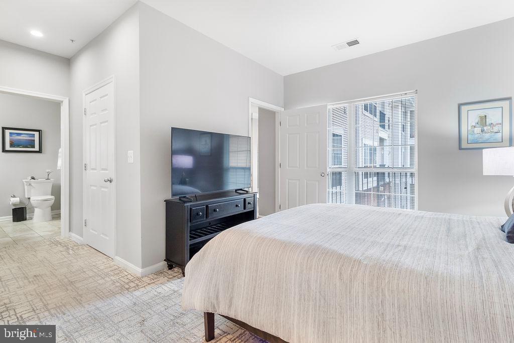 4862 EISENHOWER AVE #367, ALEXANDRIA, Virginia 22304, 2 Bedrooms Bedrooms, 3 Rooms Rooms,2 BathroomsBathrooms,Residential,For sale,4862 EISENHOWER AVE #367,VAAX2054346 MLS # VAAX2054346