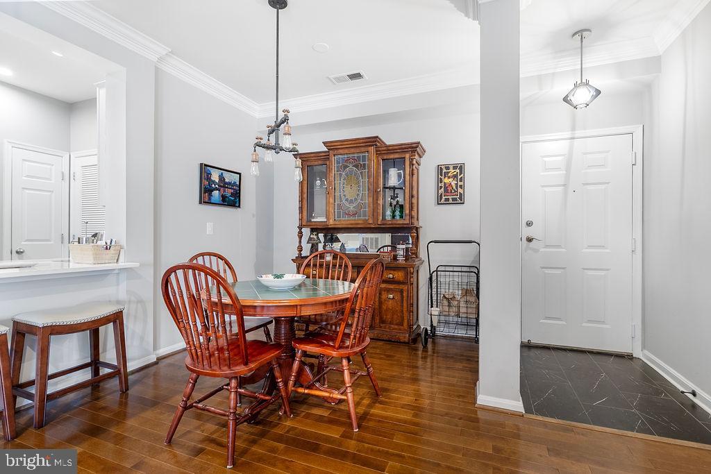 4862 EISENHOWER AVE #367, ALEXANDRIA, Virginia 22304, 2 Bedrooms Bedrooms, 3 Rooms Rooms,2 BathroomsBathrooms,Residential,For sale,4862 EISENHOWER AVE #367,VAAX2054346 MLS # VAAX2054346