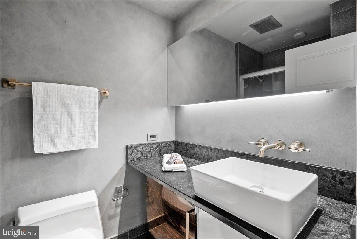 1530 KEY BLVD #1310, #1311, ARLINGTON, Virginia 22209, 3 Bedrooms Bedrooms, 8 Rooms Rooms,4 BathroomsBathrooms,Residential,For sale,1530 KEY BLVD #1310, #1311,VAAR2069124 MLS # VAAR2069124