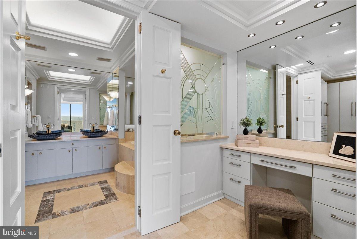 1530 KEY BLVD #1310, #1311, ARLINGTON, Virginia 22209, 3 Bedrooms Bedrooms, 8 Rooms Rooms,4 BathroomsBathrooms,Residential,For sale,1530 KEY BLVD #1310, #1311,VAAR2069124 MLS # VAAR2069124