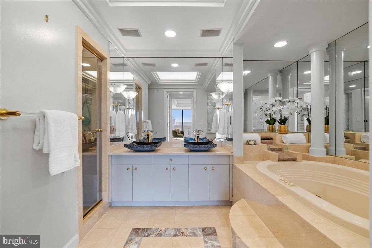 1530 KEY BLVD #1310, #1311, ARLINGTON, Virginia 22209, 3 Bedrooms Bedrooms, 8 Rooms Rooms,4 BathroomsBathrooms,Residential,For sale,1530 KEY BLVD #1310, #1311,VAAR2069124 MLS # VAAR2069124