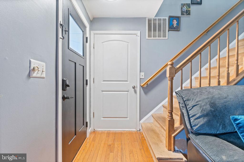 5362 MANSFIELD CT, WOODBRIDGE, Virginia 22193, 4 Bedrooms Bedrooms, ,3 BathroomsBathrooms,Residential,For sale,5362 MANSFIELD CT,VAPW2113010 MLS # VAPW2113010