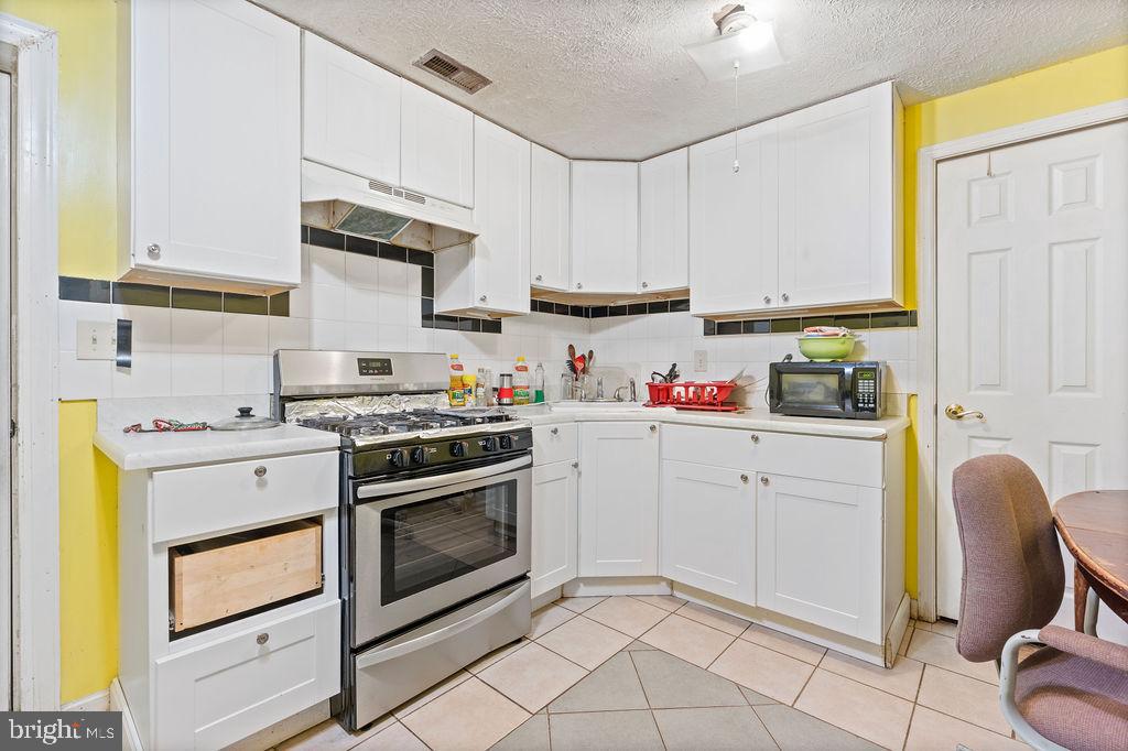 5362 MANSFIELD CT, WOODBRIDGE, Virginia 22193, 4 Bedrooms Bedrooms, ,3 BathroomsBathrooms,Residential,For sale,5362 MANSFIELD CT,VAPW2113010 MLS # VAPW2113010