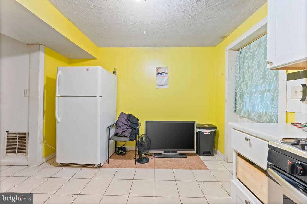 5362 MANSFIELD CT, WOODBRIDGE, Virginia 22193, 4 Bedrooms Bedrooms, ,3 BathroomsBathrooms,Residential,For sale,5362 MANSFIELD CT,VAPW2113010 MLS # VAPW2113010