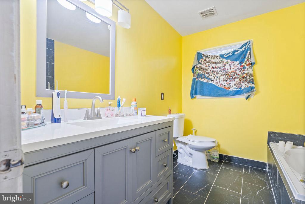 5362 MANSFIELD CT, WOODBRIDGE, Virginia 22193, 4 Bedrooms Bedrooms, ,3 BathroomsBathrooms,Residential,For sale,5362 MANSFIELD CT,VAPW2113010 MLS # VAPW2113010