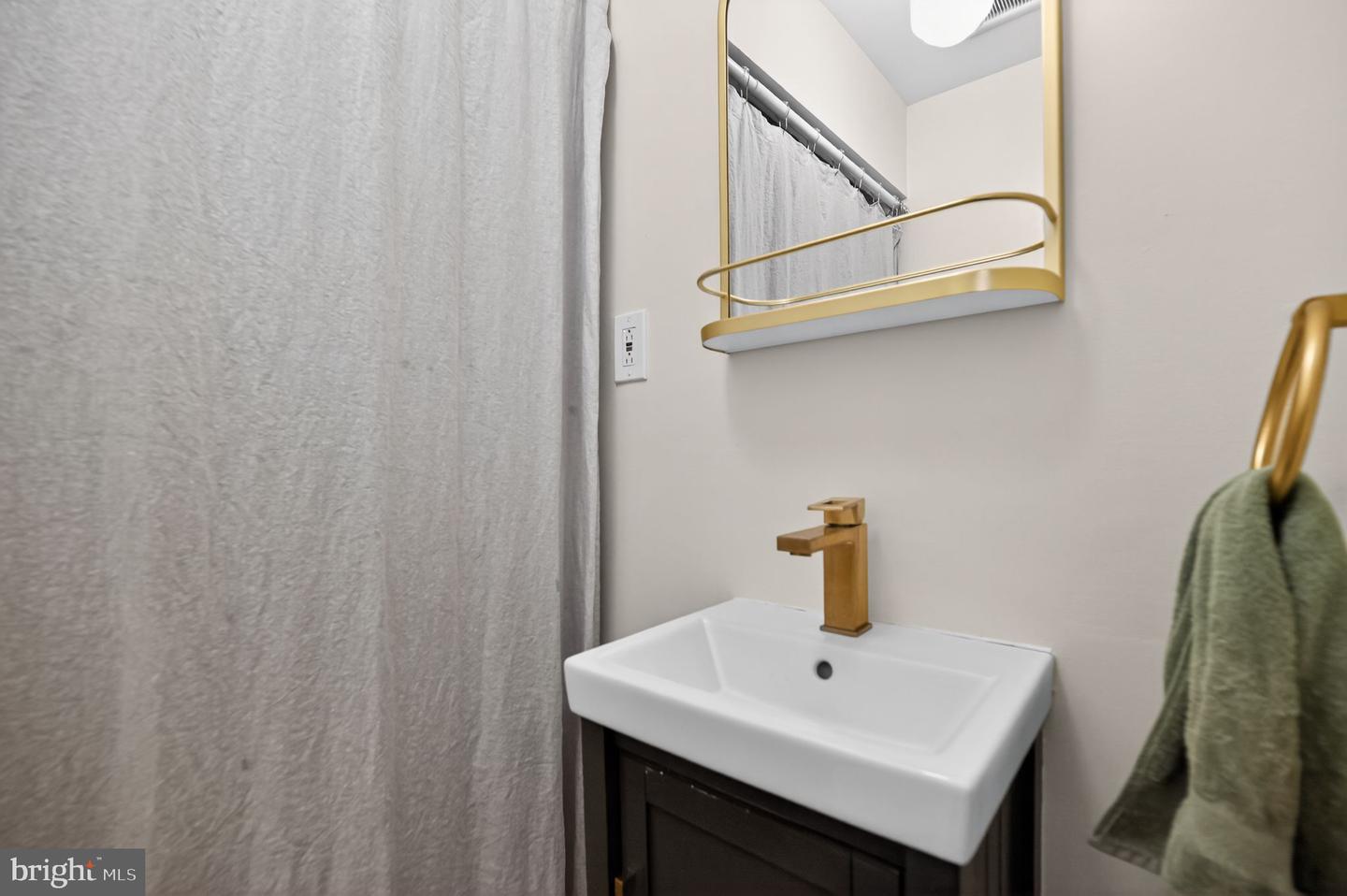 1220 CONSTITUTION AVE NE, WASHINGTON, District Of Columbia 20002, 3 Bedrooms Bedrooms, ,1 BathroomBathrooms,Residential,For sale,1220 CONSTITUTION AVE NE,DCDC2247286 MLS # DCDC2247286