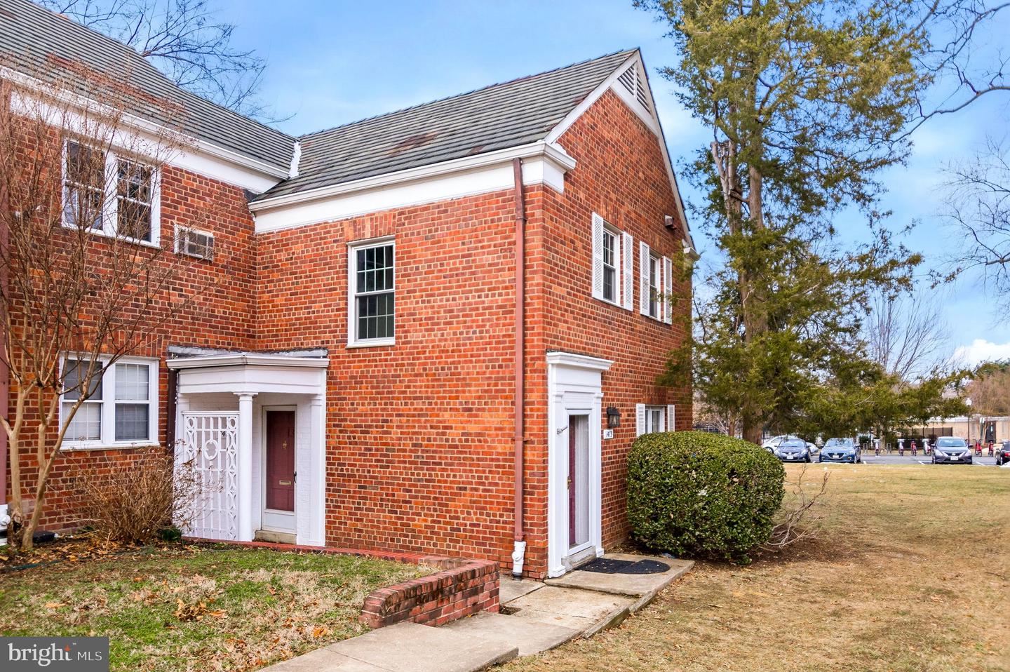 1415 MARTHA CUSTIS DR, ALEXANDRIA, Virginia 22302, 1 Bedroom Bedrooms, 6 Rooms Rooms,1 BathroomBathrooms,Residential,For sale,1415 MARTHA CUSTIS DR,VAAX2054418 MLS # VAAX2054418