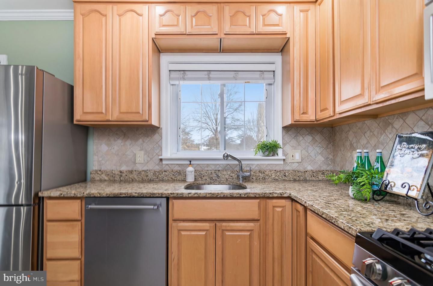 1415 MARTHA CUSTIS DR, ALEXANDRIA, Virginia 22302, 1 Bedroom Bedrooms, 6 Rooms Rooms,1 BathroomBathrooms,Residential,For sale,1415 MARTHA CUSTIS DR,VAAX2054418 MLS # VAAX2054418