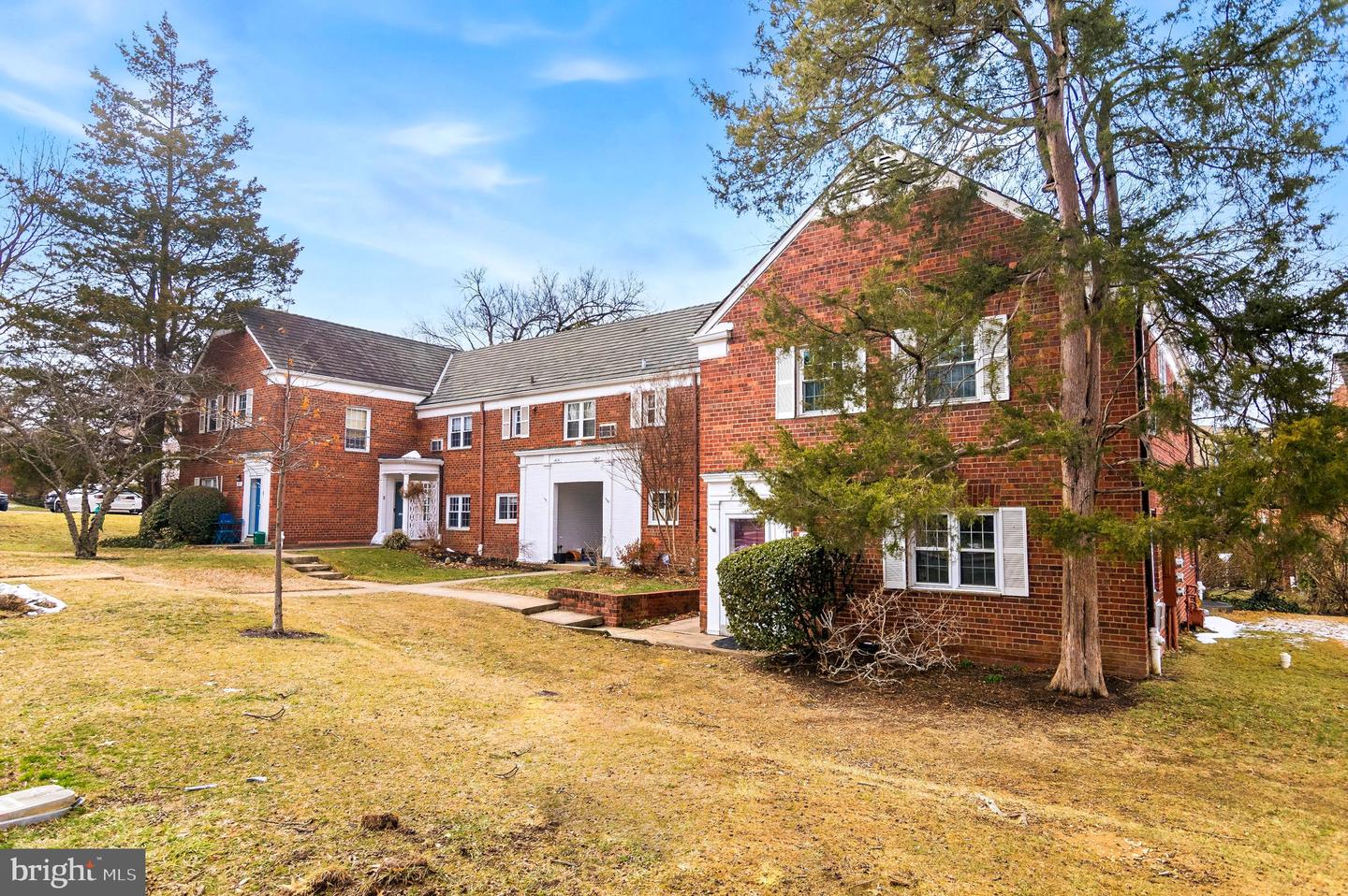 1415 MARTHA CUSTIS DR, ALEXANDRIA, Virginia 22302, 1 Bedroom Bedrooms, 6 Rooms Rooms,1 BathroomBathrooms,Residential,For sale,1415 MARTHA CUSTIS DR,VAAX2054418 MLS # VAAX2054418