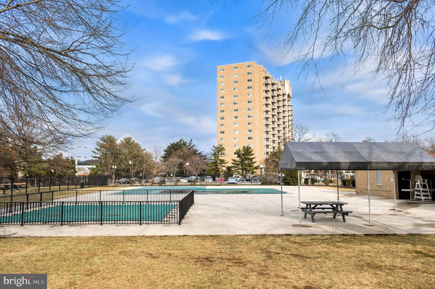 1415 MARTHA CUSTIS DR, ALEXANDRIA, Virginia 22302, 1 Bedroom Bedrooms, 6 Rooms Rooms,1 BathroomBathrooms,Residential,For sale,1415 MARTHA CUSTIS DR,VAAX2054418 MLS # VAAX2054418