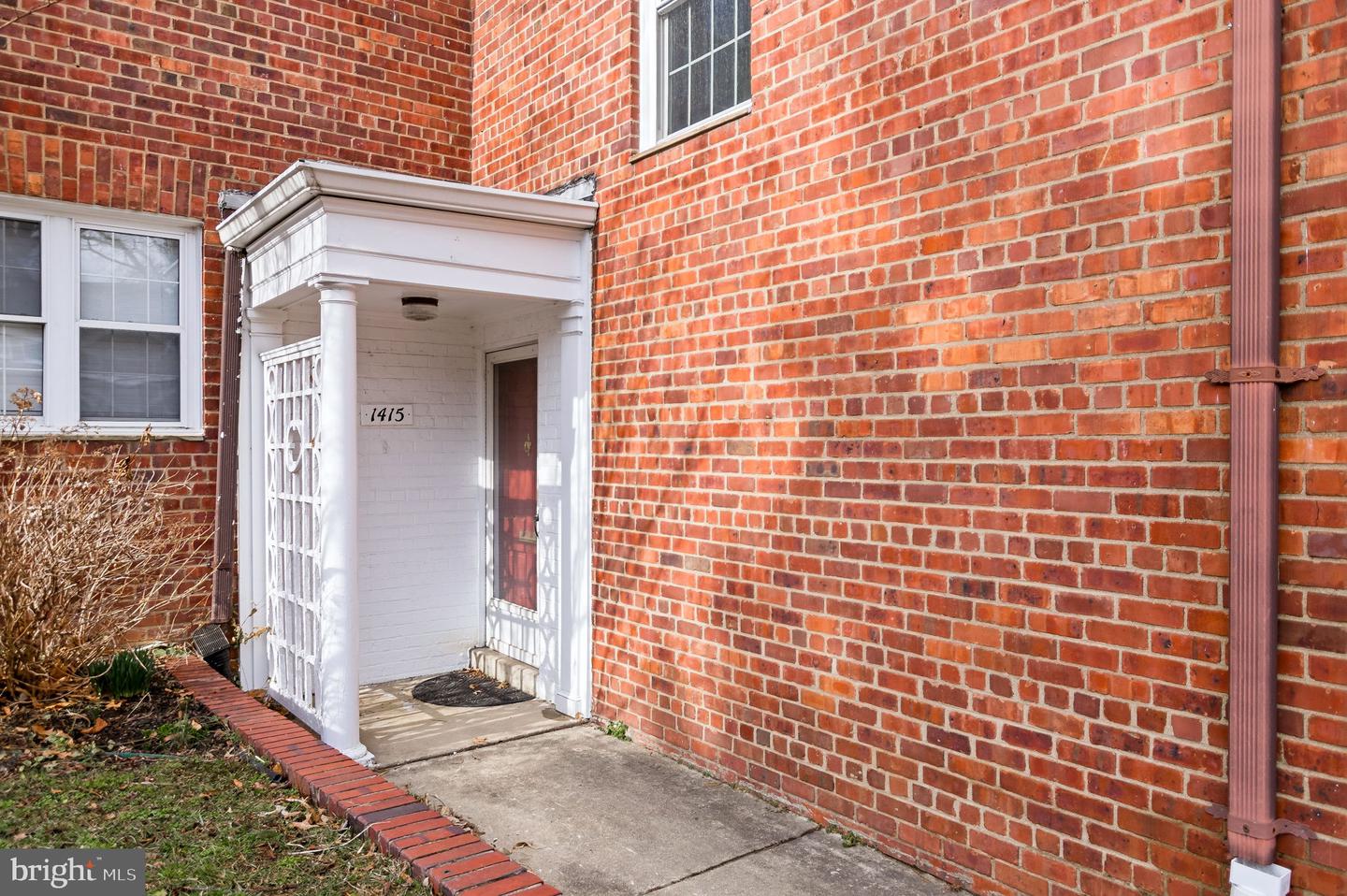 1415 MARTHA CUSTIS DR, ALEXANDRIA, Virginia 22302, 1 Bedroom Bedrooms, 6 Rooms Rooms,1 BathroomBathrooms,Residential,For sale,1415 MARTHA CUSTIS DR,VAAX2054418 MLS # VAAX2054418