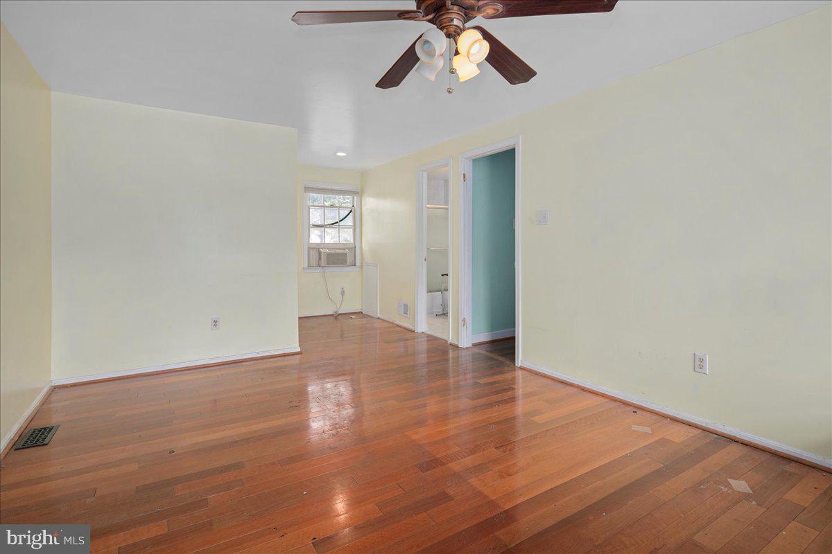 12814 PINECREST RD, HERNDON, Virginia 20171, 4 Bedrooms Bedrooms, ,2 BathroomsBathrooms,Residential,For sale,12814 PINECREST RD,VAFX2292356 MLS # VAFX2292356 12814 PINECREST RD, HERNDON, Virginia 20171, 4 Bedrooms Bedrooms, ,2 BathroomsBathrooms,Residential,For sale,12814 PINECREST RD,VAFX2292356 MLS # VAFX2292356