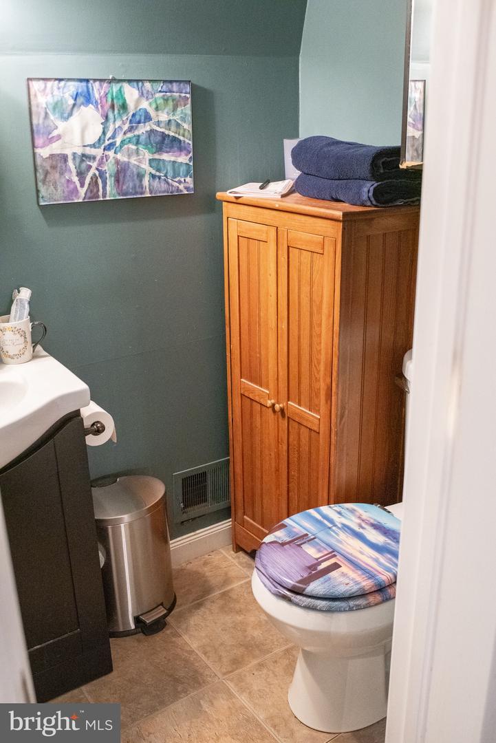 1659 S LAKESHORE DR, LOUISA, Virginia 23093, 3 Bedrooms Bedrooms, ,2 BathroomsBathrooms,Residential,For sale,1659 S LAKESHORE DR,VALA2009328 MLS # VALA2009328