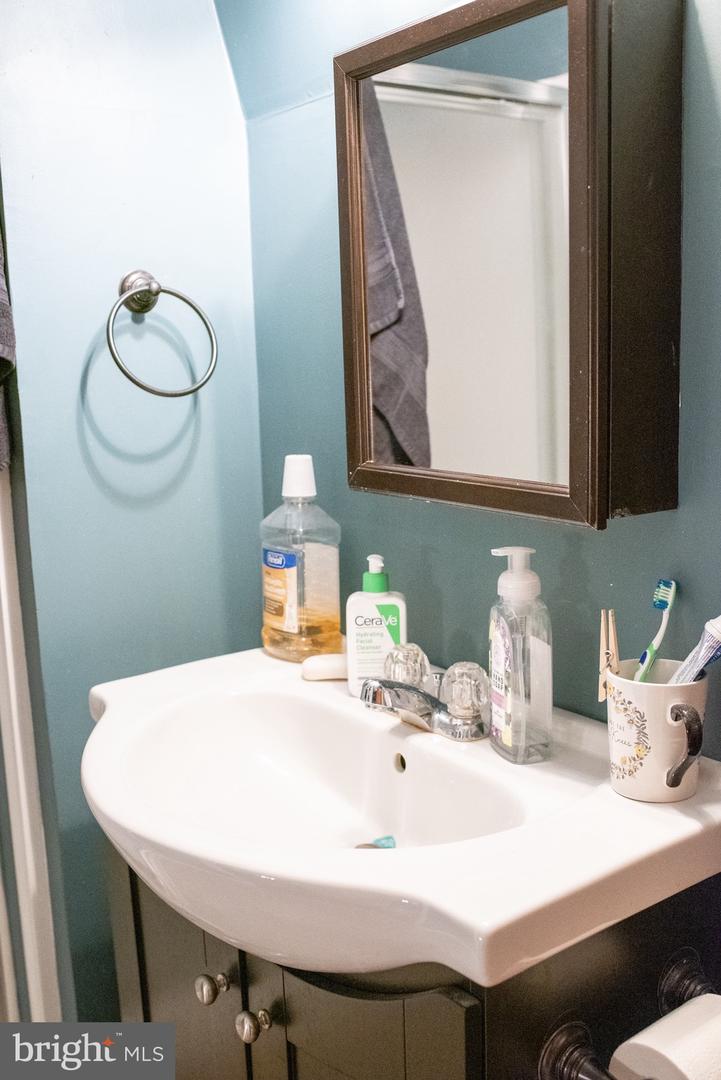 1659 S LAKESHORE DR, LOUISA, Virginia 23093, 3 Bedrooms Bedrooms, ,2 BathroomsBathrooms,Residential,For sale,1659 S LAKESHORE DR,VALA2009328 MLS # VALA2009328