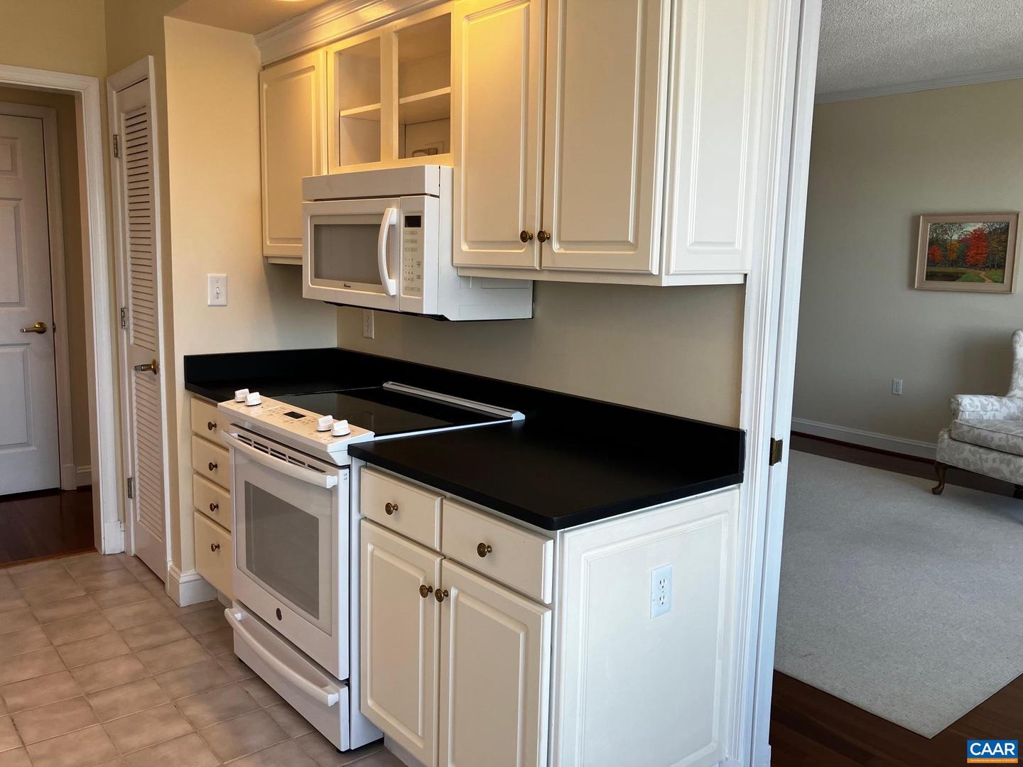 500 CRESTWOOD DR #2306, CHARLOTTESVILLE, Virginia 22903, 2 Bedrooms Bedrooms, ,2 BathroomsBathrooms,Residential,For sale,500 CRESTWOOD DR #2306,673590 MLS # 673590