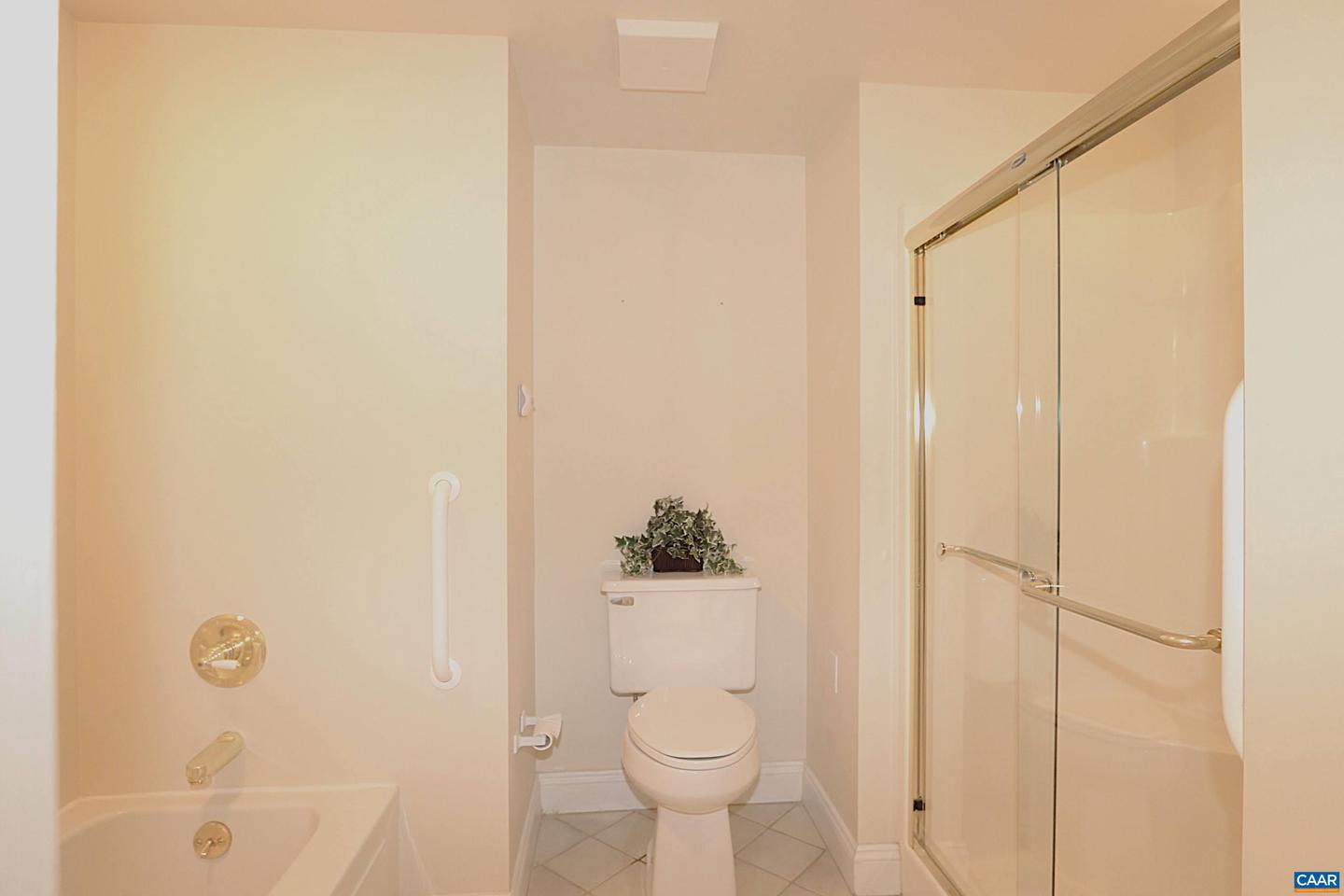 500 CRESTWOOD DR #2306, CHARLOTTESVILLE, Virginia 22903, 2 Bedrooms Bedrooms, ,2 BathroomsBathrooms,Residential,For sale,500 CRESTWOOD DR #2306,673590 MLS # 673590