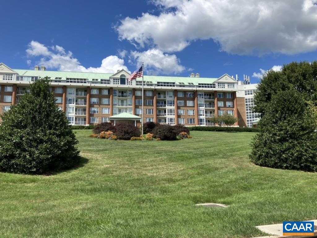 500 CRESTWOOD DR #2306, CHARLOTTESVILLE, Virginia 22903, 2 Bedrooms Bedrooms, ,2 BathroomsBathrooms,Residential,For sale,500 CRESTWOOD DR #2306,673590 MLS # 673590