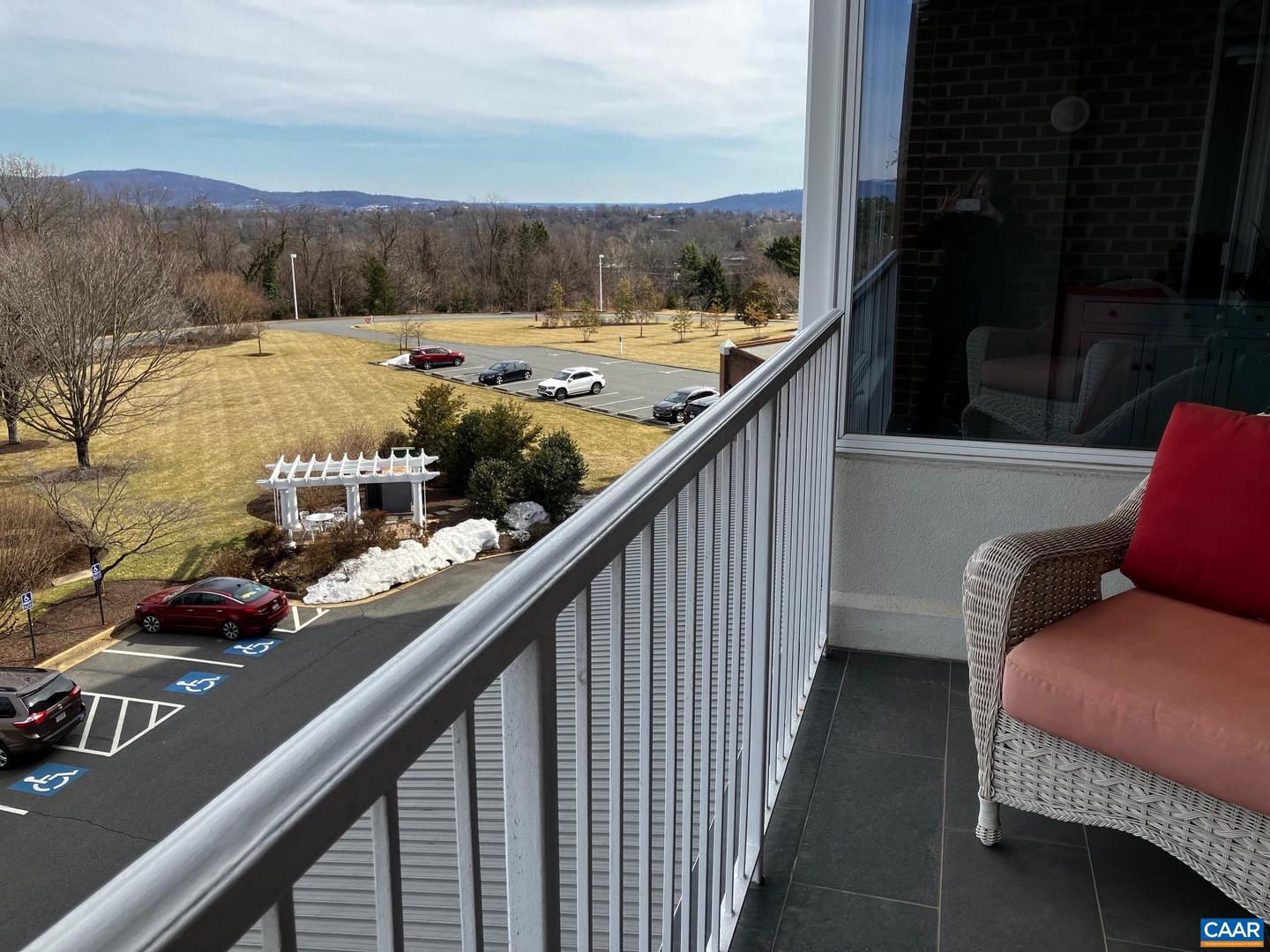 500 CRESTWOOD DR #2306, CHARLOTTESVILLE, Virginia 22903, 2 Bedrooms Bedrooms, ,2 BathroomsBathrooms,Residential,For sale,500 CRESTWOOD DR #2306,673590 MLS # 673590