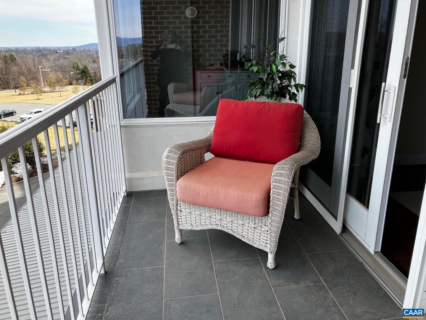 500 CRESTWOOD DR #2306, CHARLOTTESVILLE, Virginia 22903, 2 Bedrooms Bedrooms, ,2 BathroomsBathrooms,Residential,For sale,500 CRESTWOOD DR #2306,673590 MLS # 673590