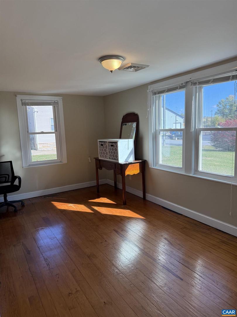 35 STANLEY ST, STAUNTON, Virginia 24401, 3 Bedrooms Bedrooms, ,1 BathroomBathrooms,Residential,For sale,35 STANLEY ST,670271 MLS # 670271