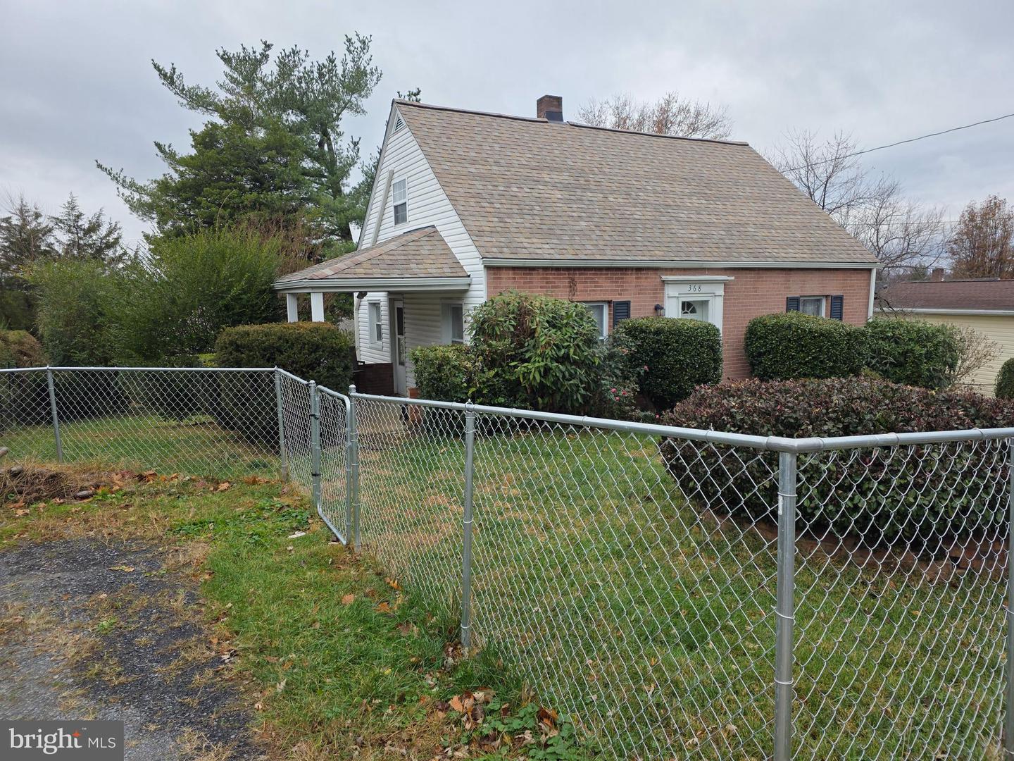 368 W 9TH ST, FRONT ROYAL, Virginia 22630, 4 Bedrooms Bedrooms, ,1 BathroomBathrooms,Residential,For sale,368 W 9TH ST,VAWR2012786 MLS # VAWR2012786